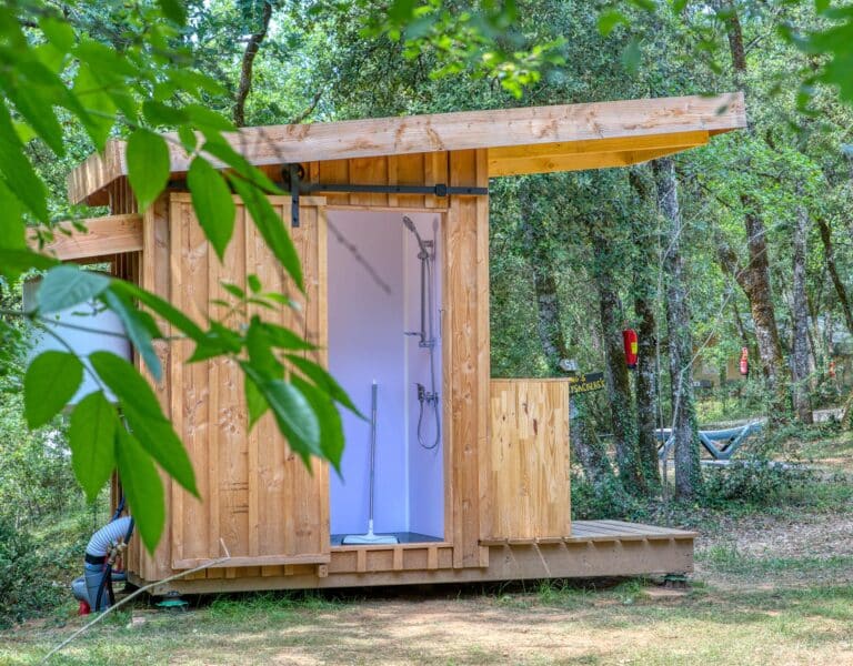sanitaire-individuel-camping-dordogne